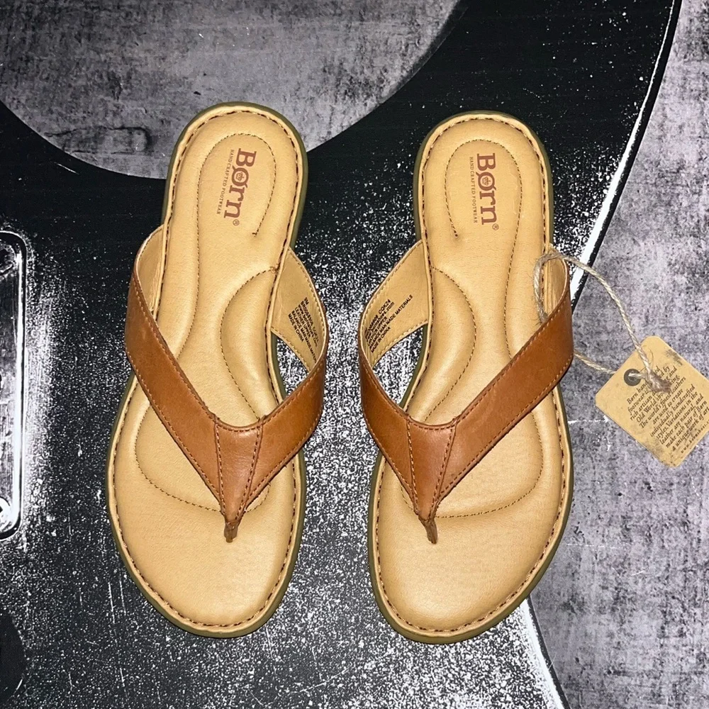 NWT Born Ciara Sandals